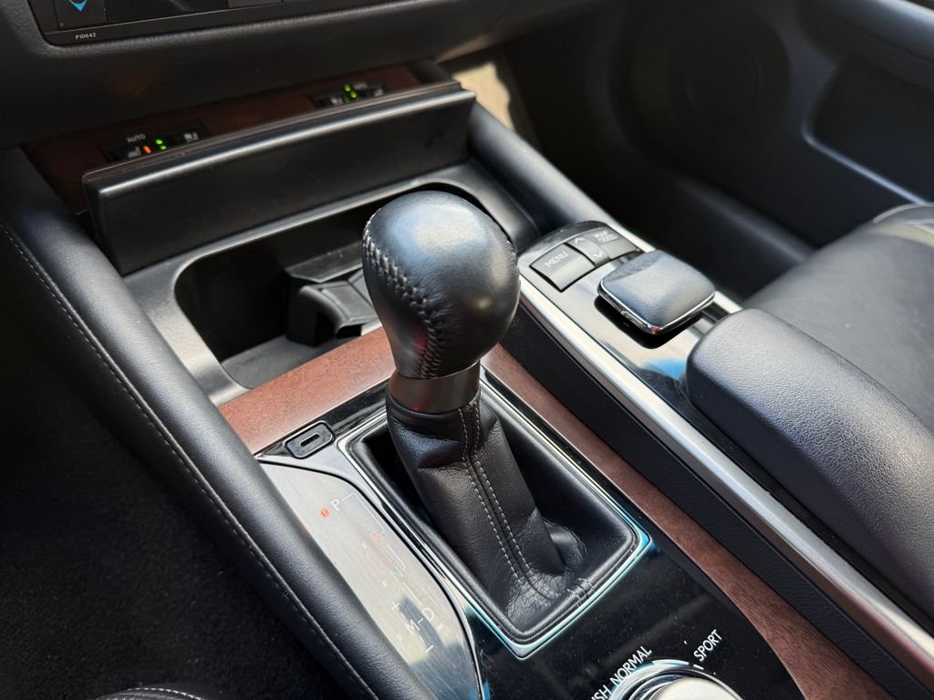 Used 2014 Silver Lexus 350 image 32
