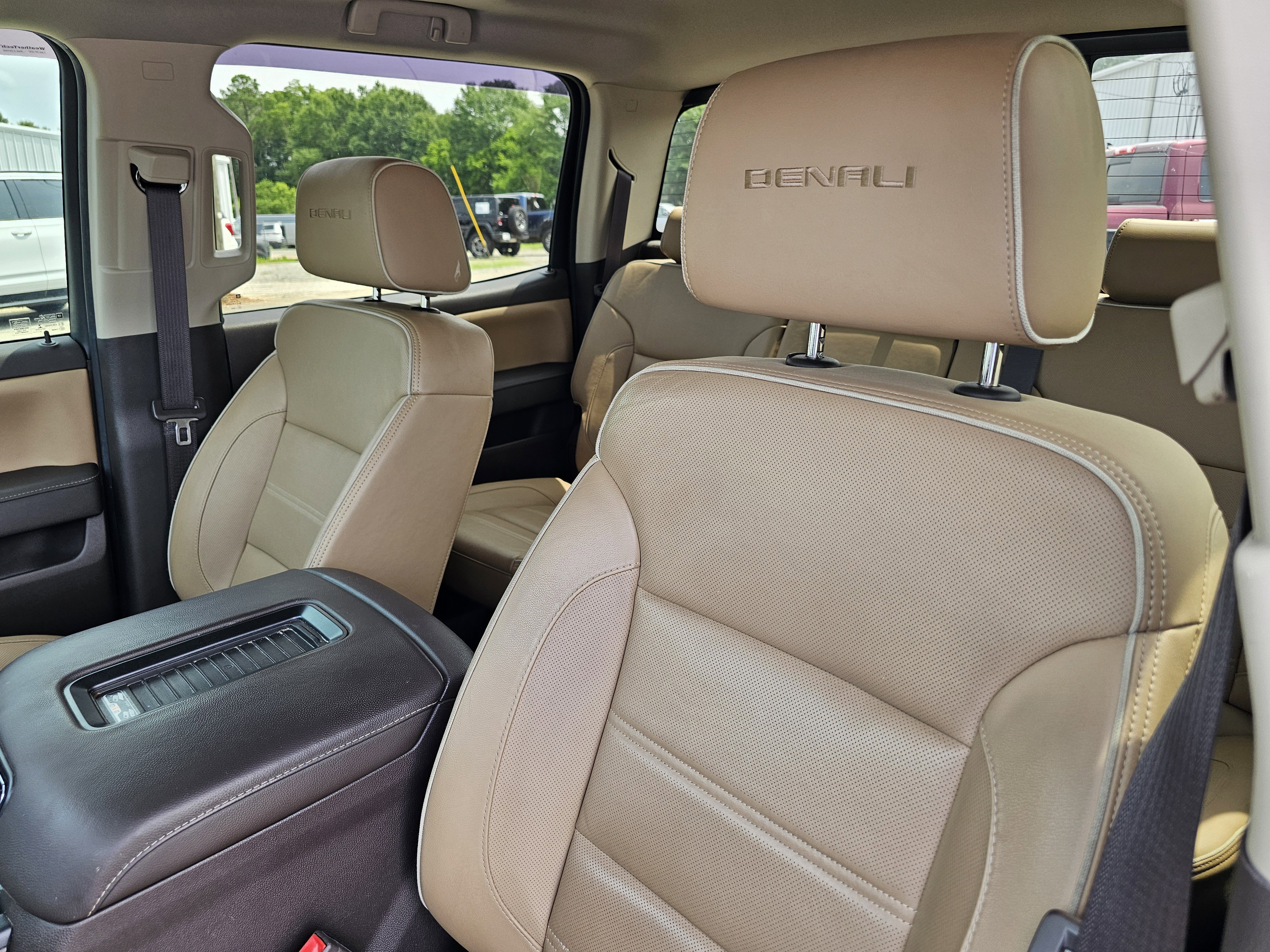 Used 2018 Dark Slate Metallic GMC Denali image 17
