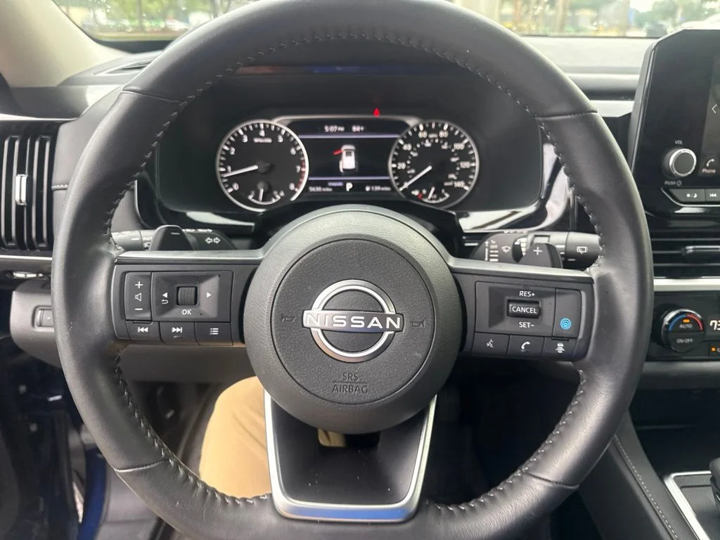 Used 2025 Blue Nissan SV image 11