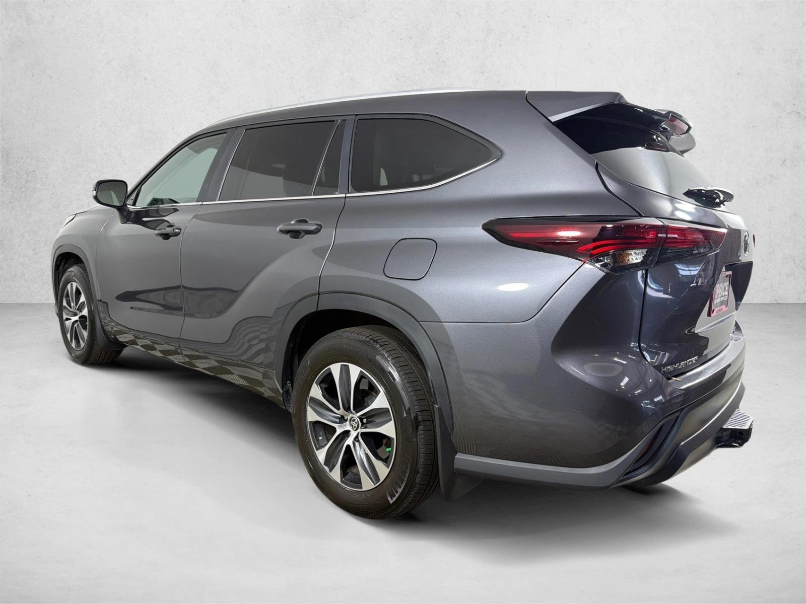 Used 2025 Magnetic Gray Metallic Toyota XLE image 6