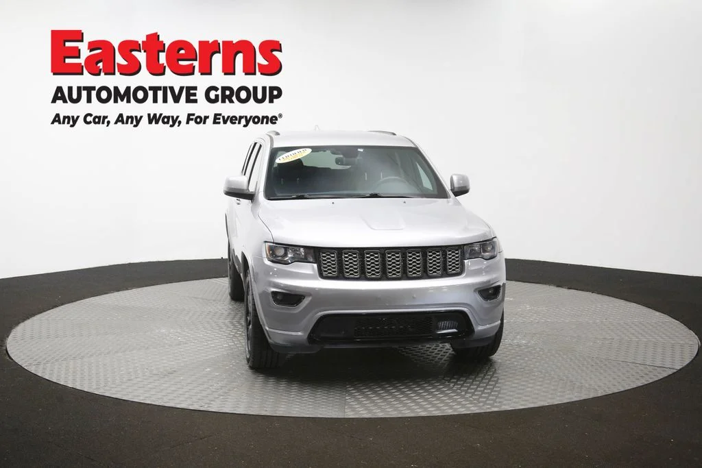 Used 2017 Silver Jeep Altitude image 51