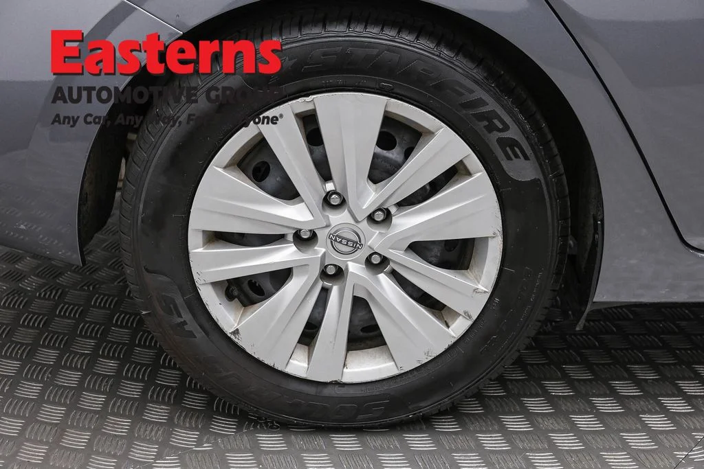 Used 2024 Gray Nissan S image 29