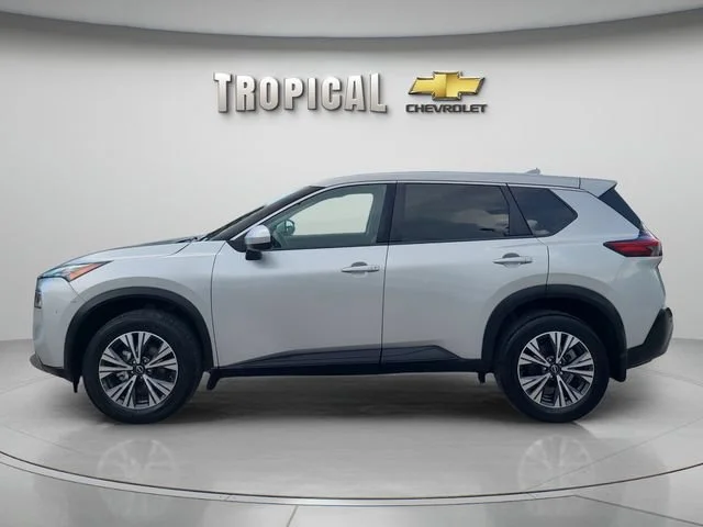 Used 2023 Silver Nissan SV image 2