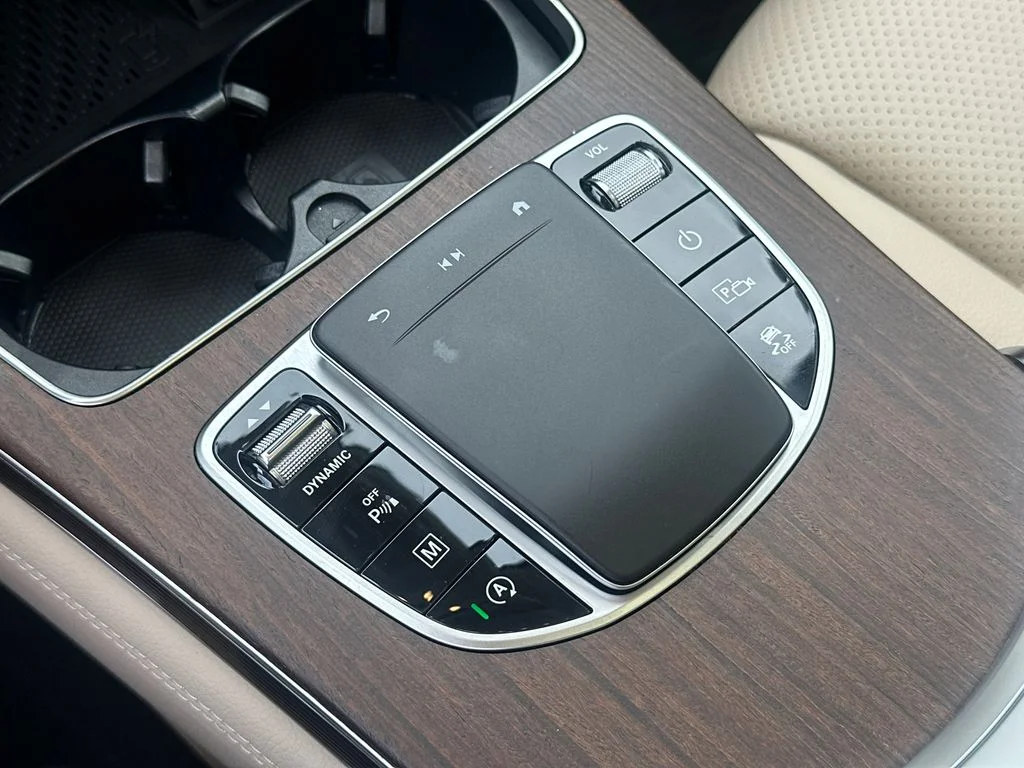Used 2020  Mercedes-Benz GLC 300 image 29