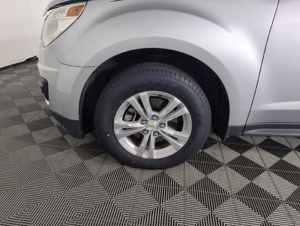 Used 2015 Silver Ice Metallic Chevrolet LS image 28