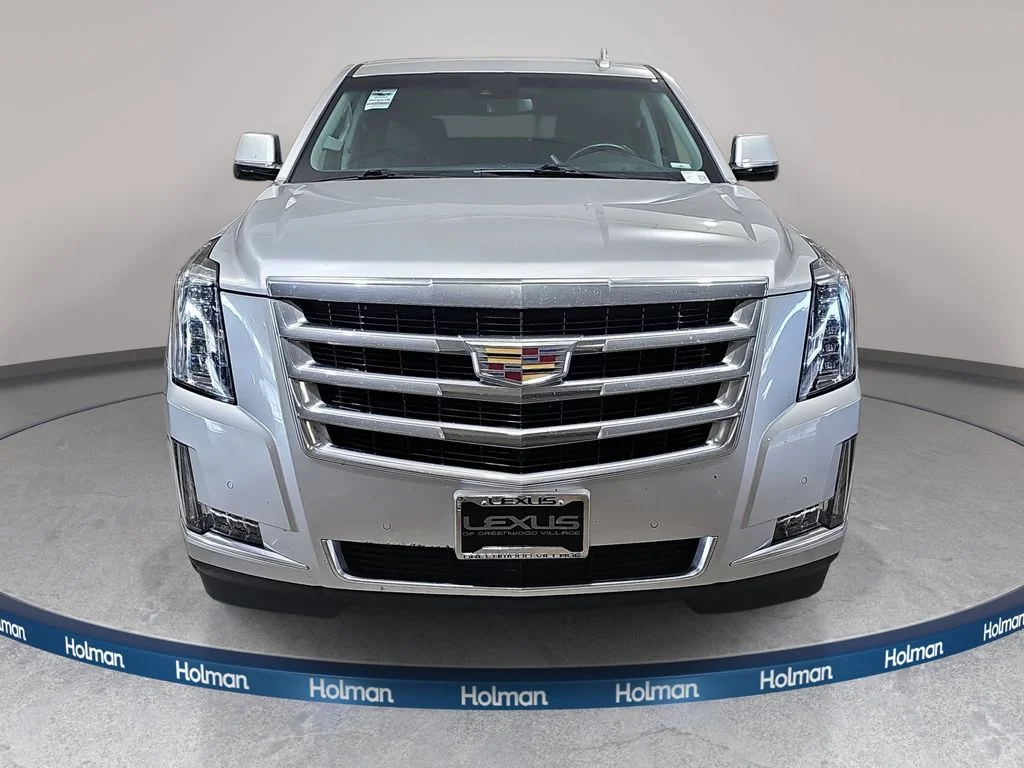 Used 2017 Silver Cadillac Luxury image 3