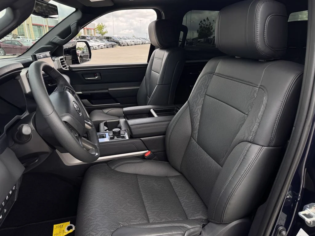 Used 2025  Toyota Limited image 27