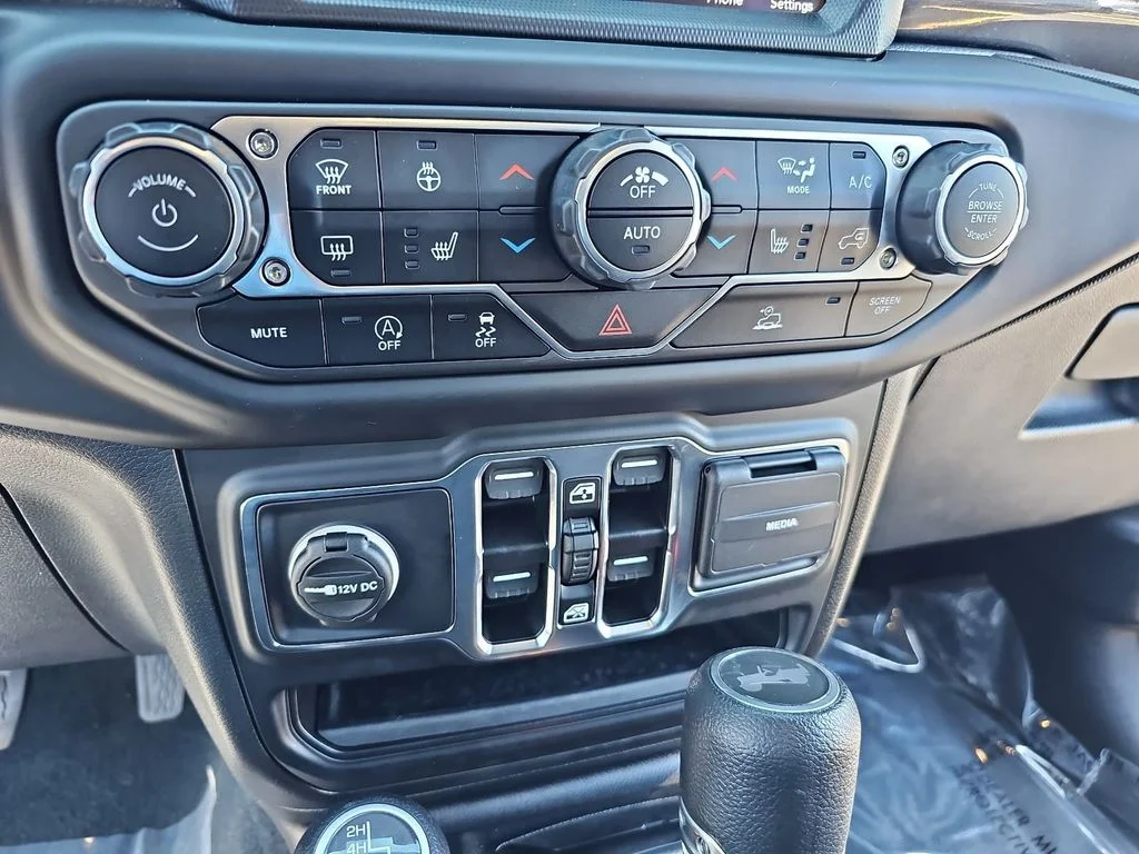Used 2022 Black Jeep Unlimited Sport Altitude image 20