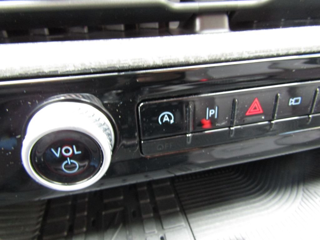 Used 2025 Gray Ford Platinum image 19