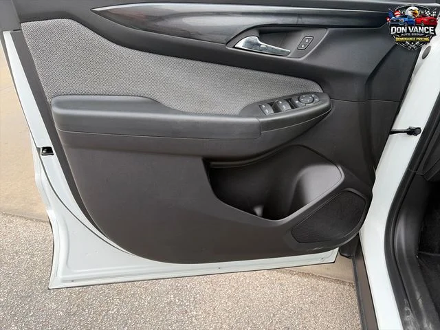 Used 2025 White Chevrolet LT image 10