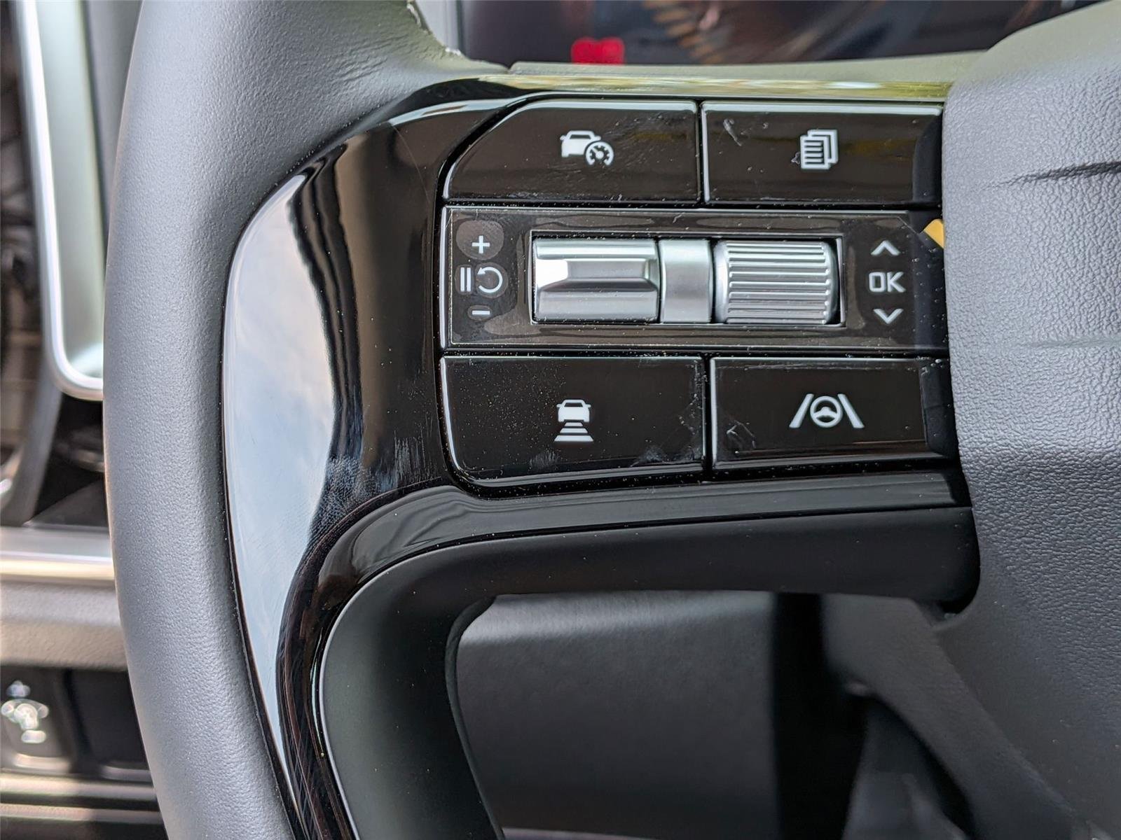 New 2026 Glacial White Pearl Kia LX image 16