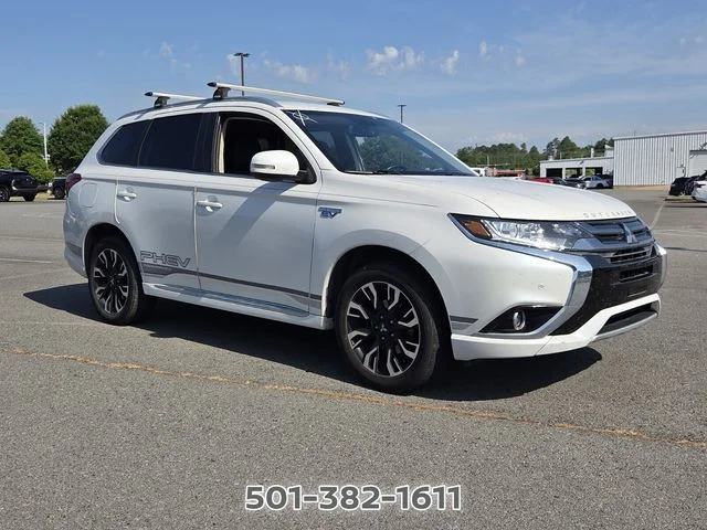 Used 2018 White Mitsubishi SEL image 7