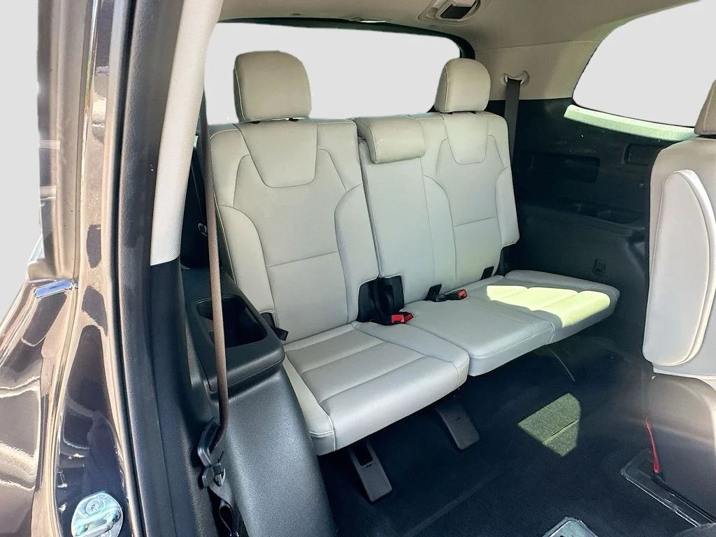 Certified Used 2025  Kia S image 28