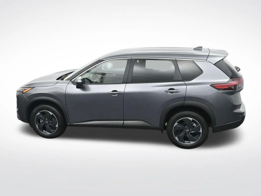 Used 2025 Gray Nissan SV image 29