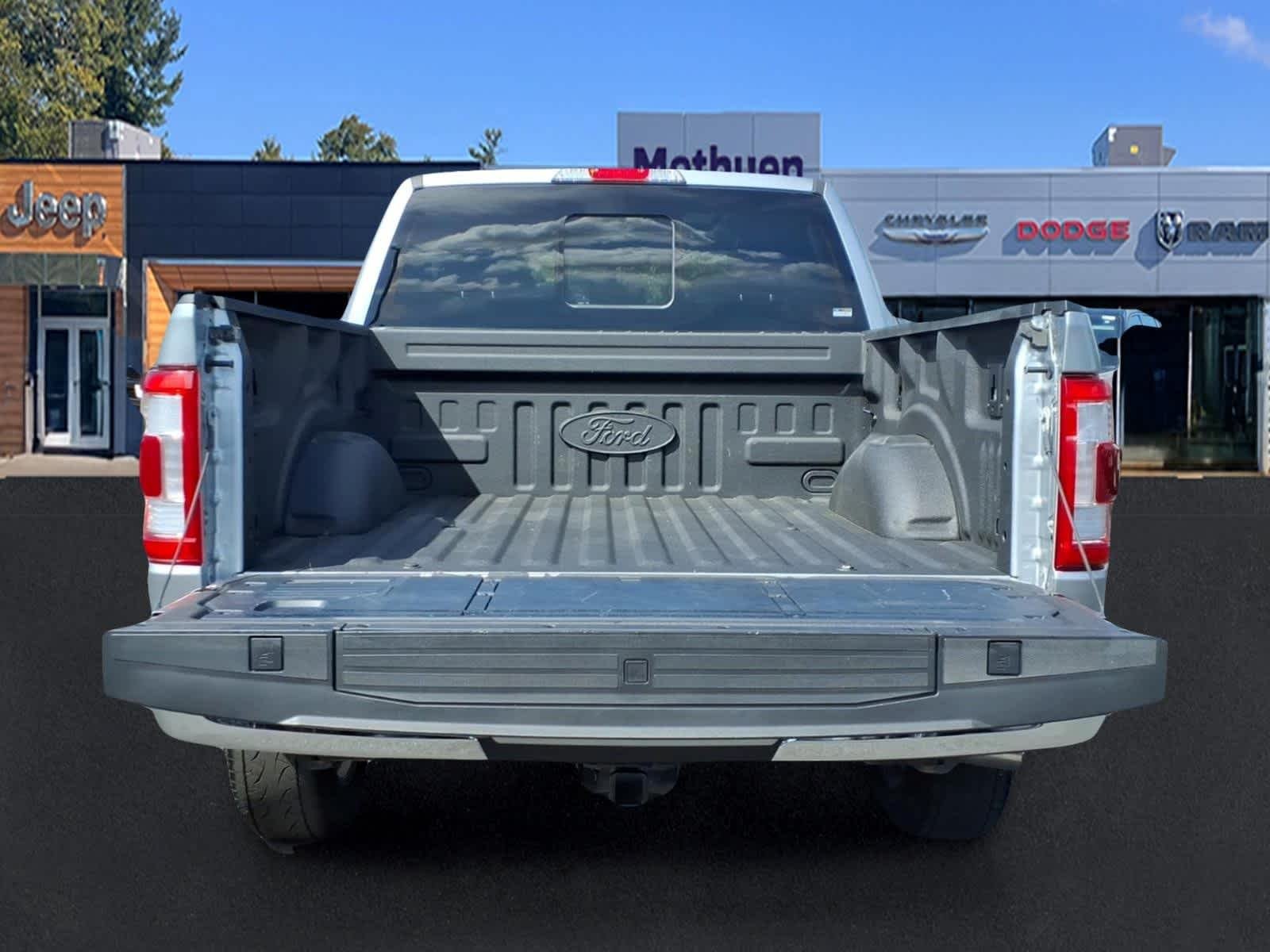 Used 2023 Iconic Silver Ford LARIAT image 6