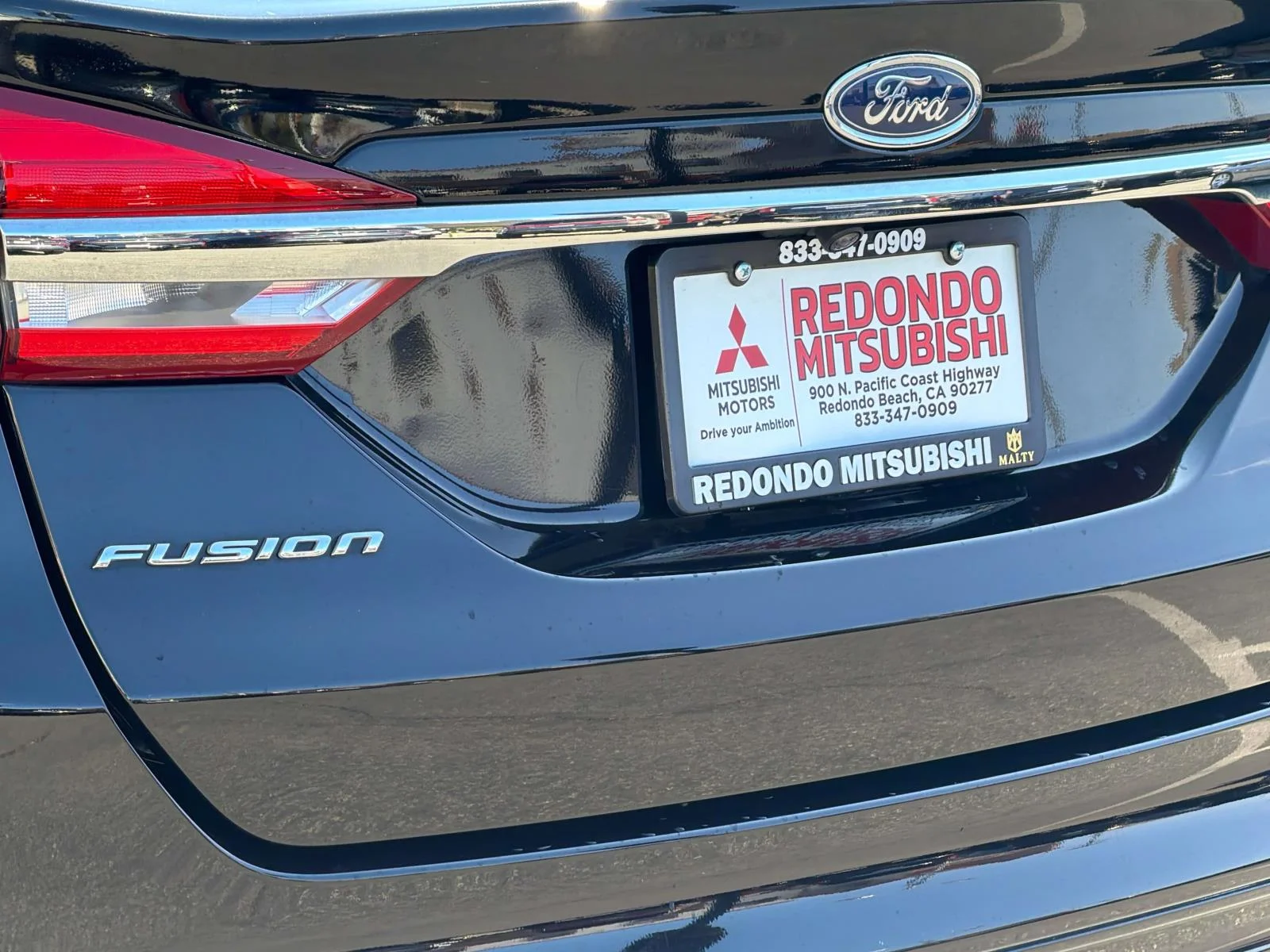 Used 2017 Shadow Black Ford SE image 8