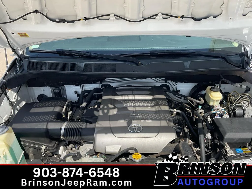 Used 2010 Super White Toyota Grade 5.7L V8 (A6) image 12