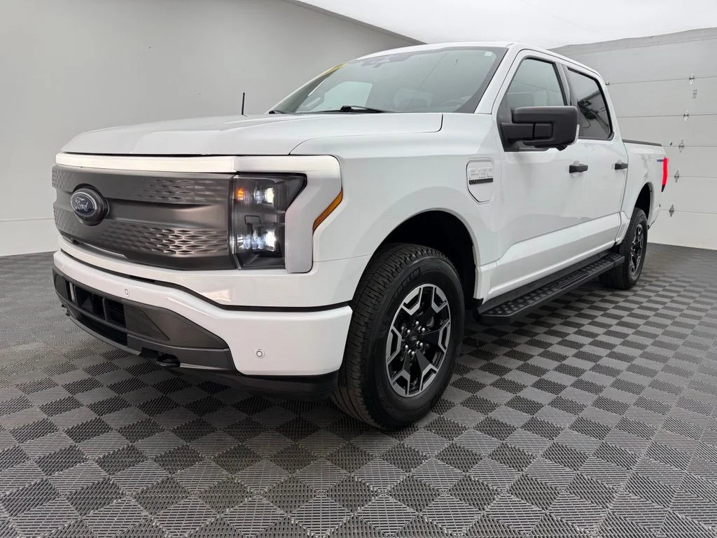 Used 2023 White Ford XLT image 13