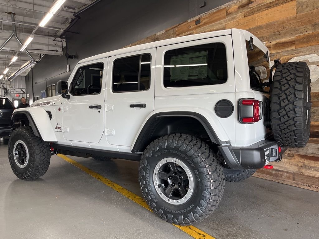 New 2026 Bright White Clear-Coat Exterior Paint Jeep Rubicon X image 22