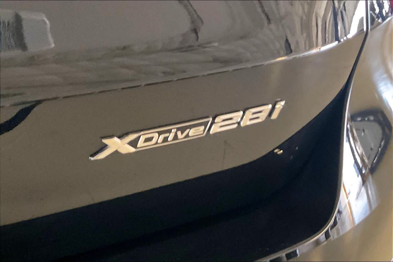 New 2025 Black Sapphire Metallic BMW xDrive28i image 9