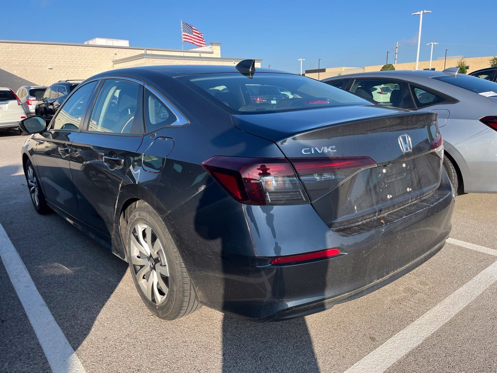 Used 2025 Meteorite Gray Metallic Honda LX image 4
