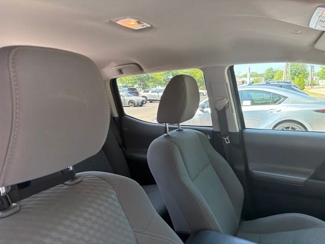 Used 2020  Toyota  image 3
