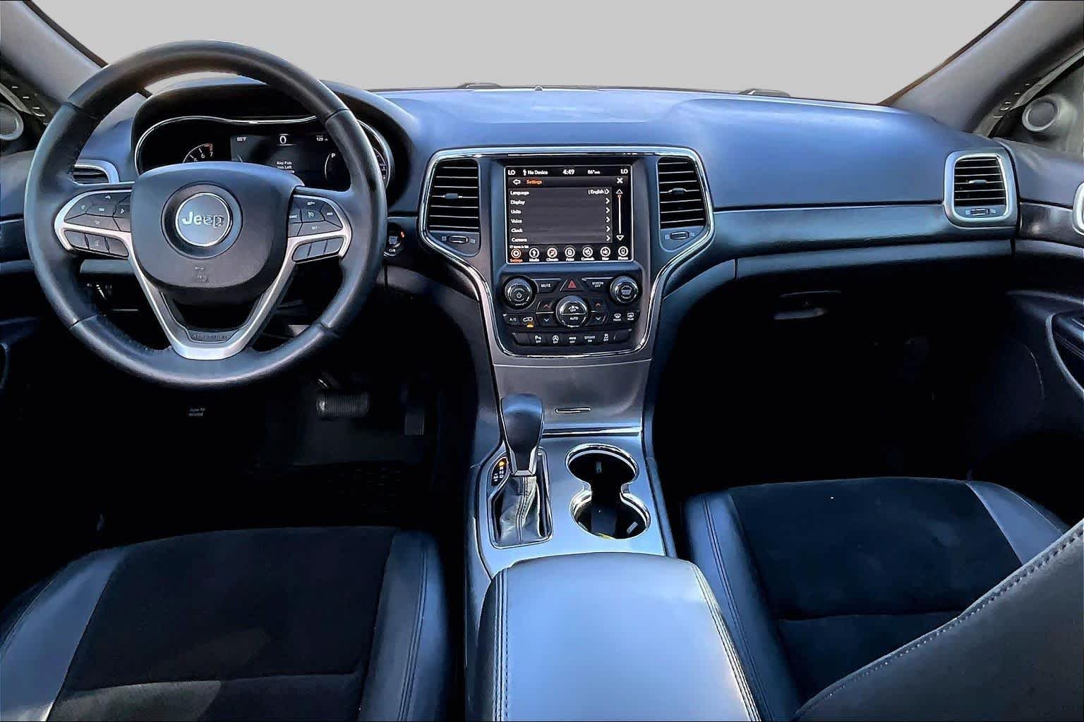 Used 2018 Bright White Clearcoat Jeep Altitude image 18
