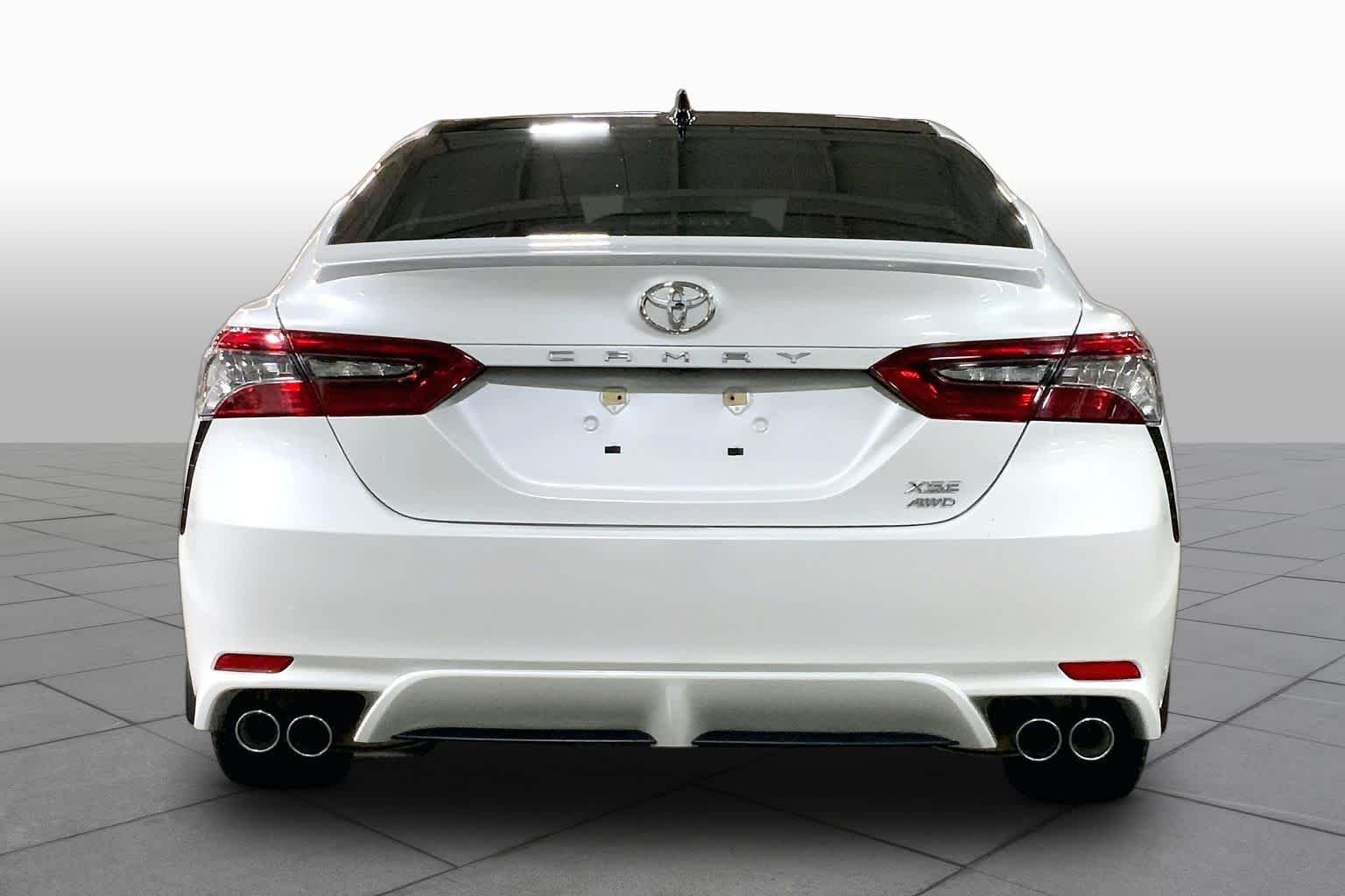 Used 2021 Wind Chill Pearl Toyota XSE image 5