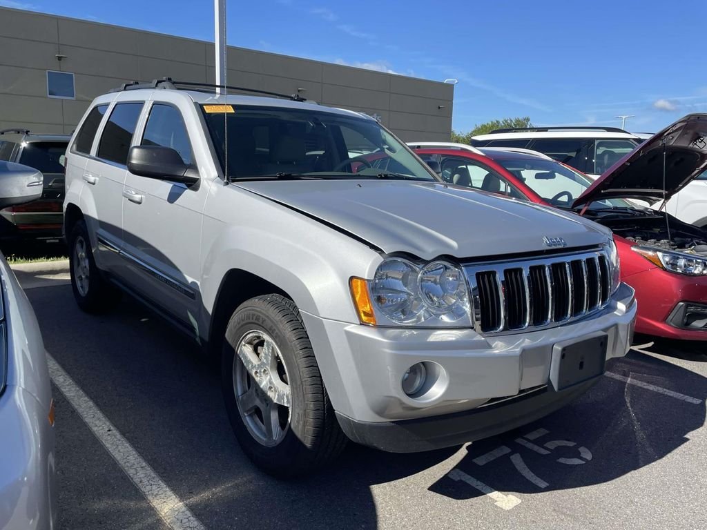 Used 2006 Bright Silver Metallic Clearcoat Jeep Limited image 1