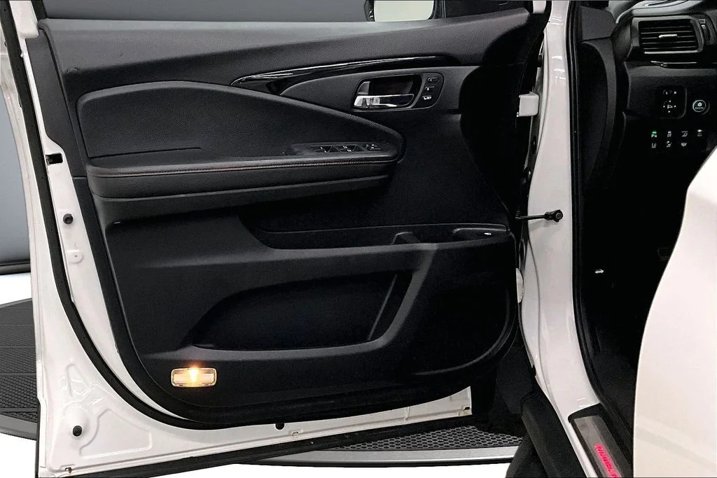 Used 2021 White Honda Black Edition image 21