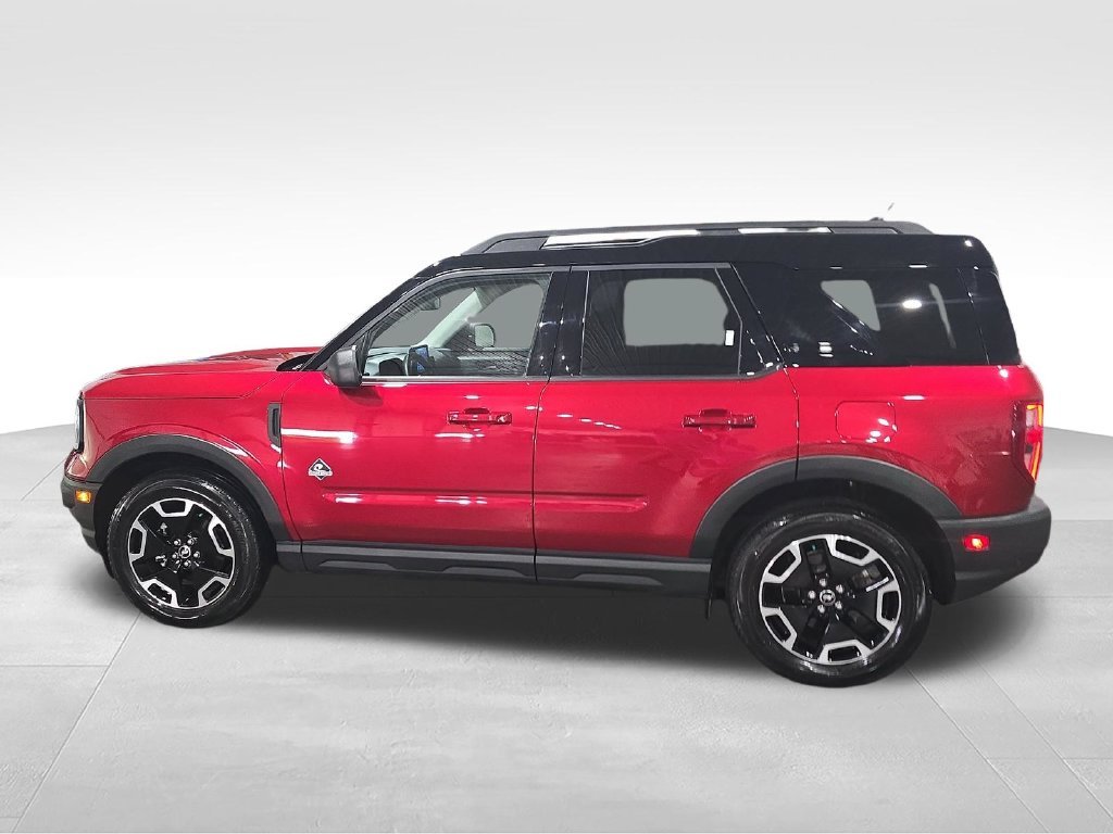 Used 2021 Red Ford Outer Banks image 2
