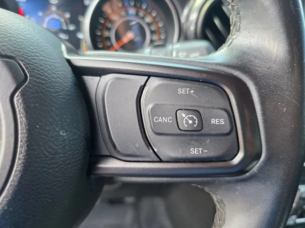 Used 2021 Red Jeep Sport Altitude 4x4 image 26