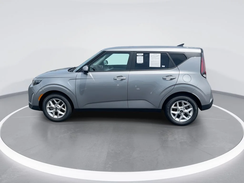Used 2025 Gray Kia LX image 5