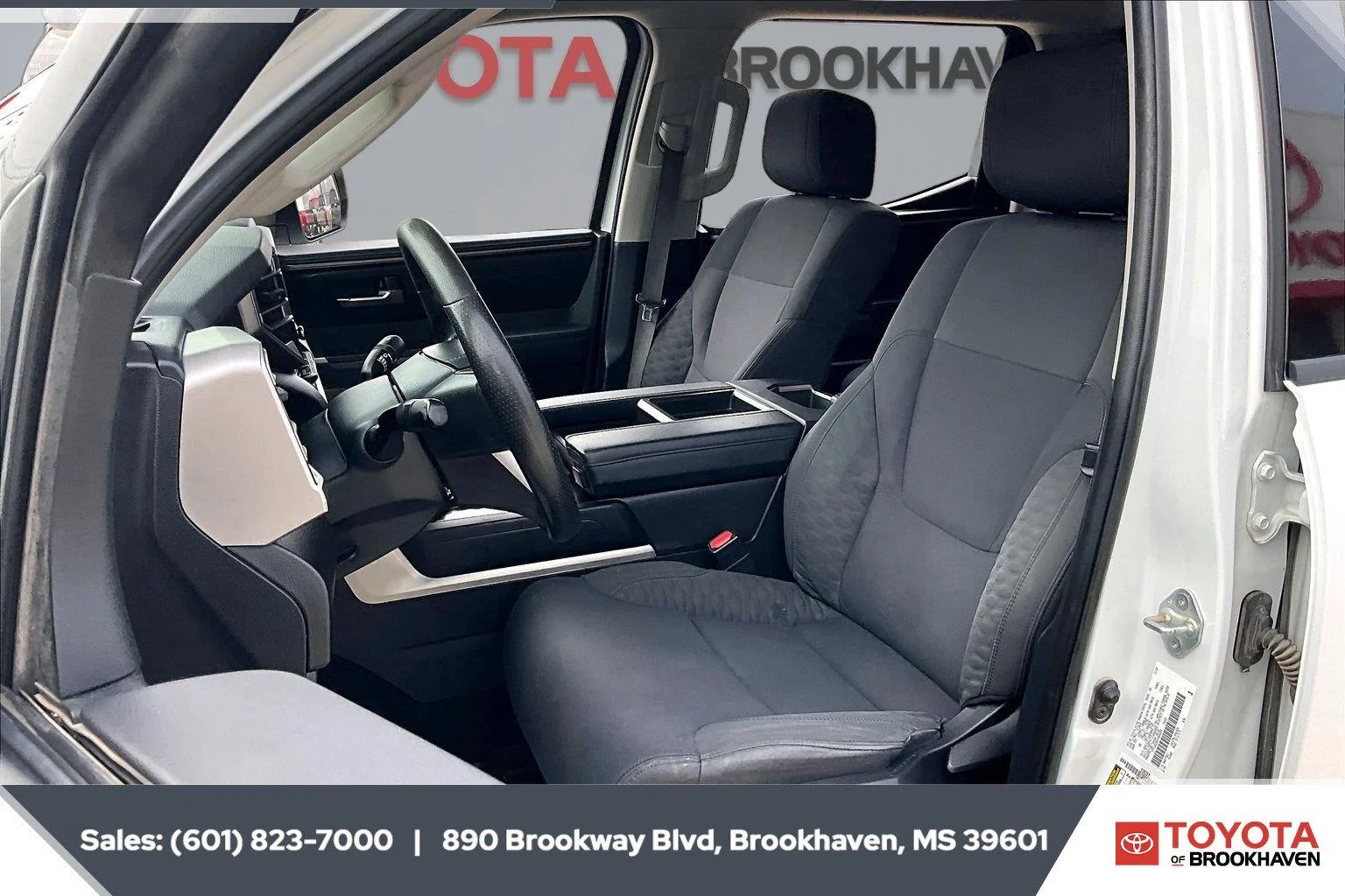 Used 2023 Ice Cap Toyota SR5 image 18