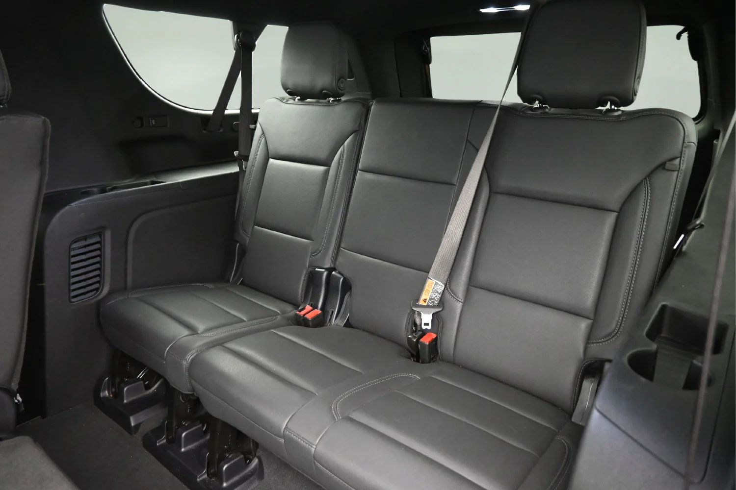 Used 2025 Summit White Chevrolet LT image 12
