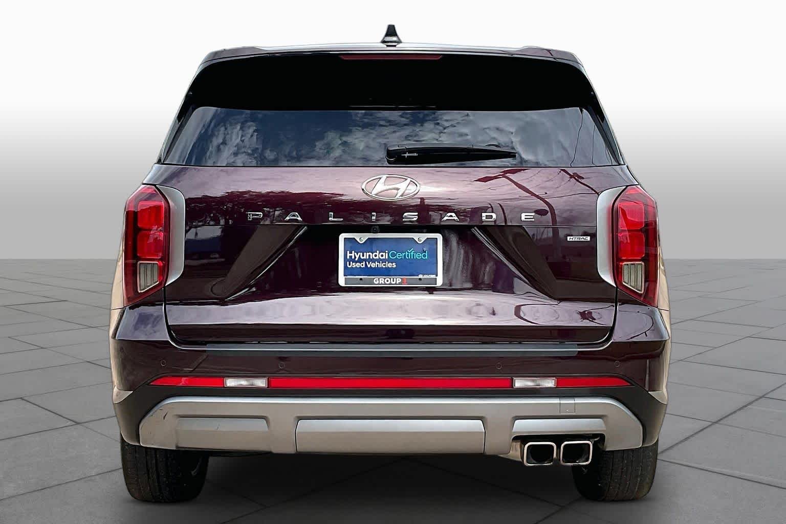 Used 2023 Sierra Burgundy Hyundai SEL image 5