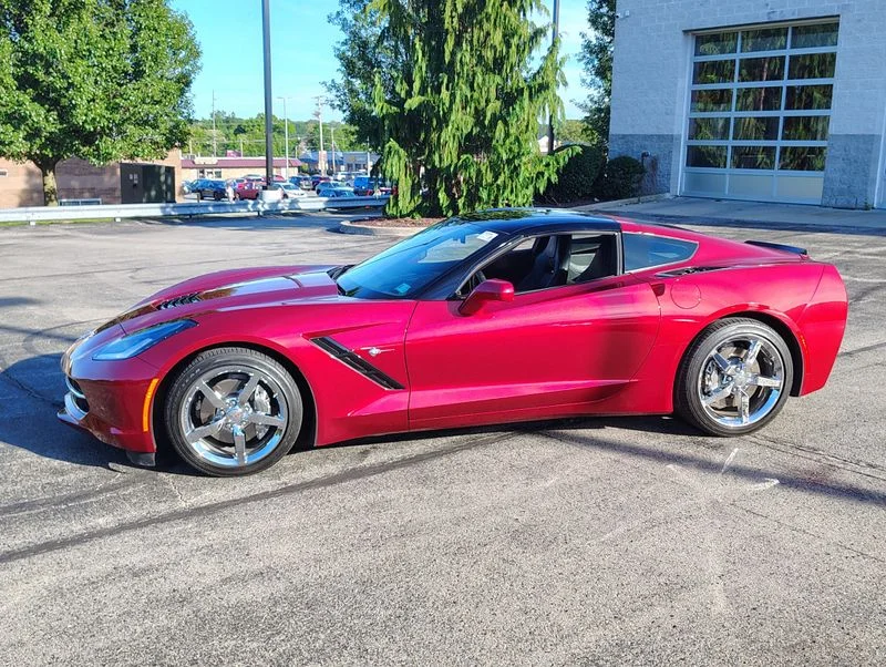 Used 2015 Red Chevrolet Stingray image 10