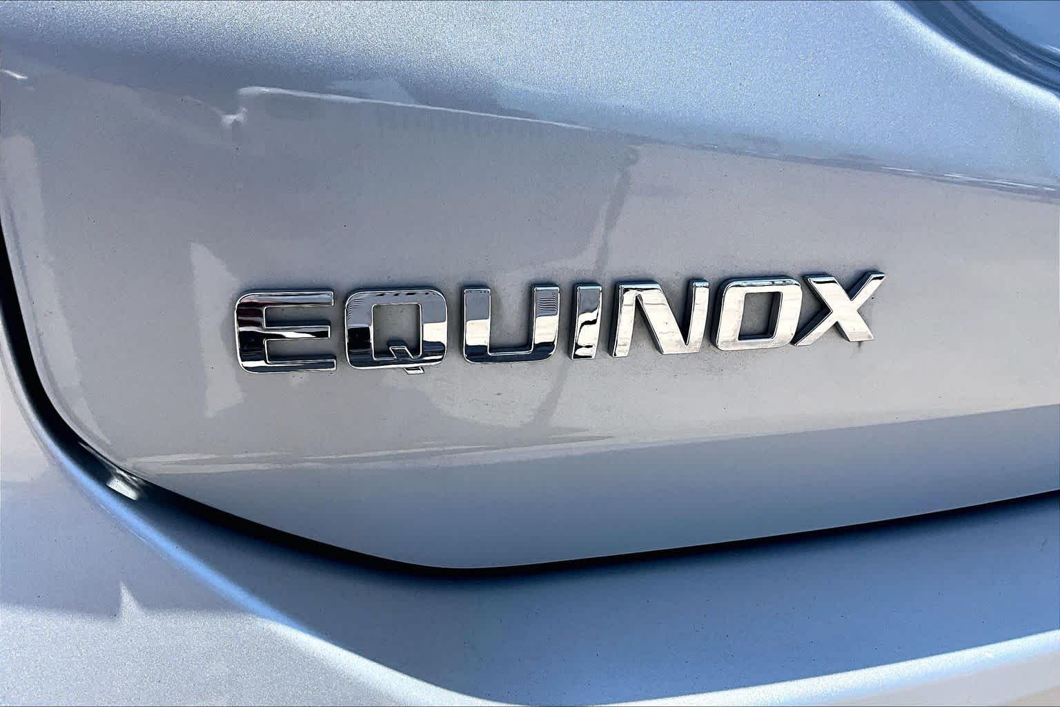 Used 2018 Silver Ice Metallic Chevrolet Premier image 31