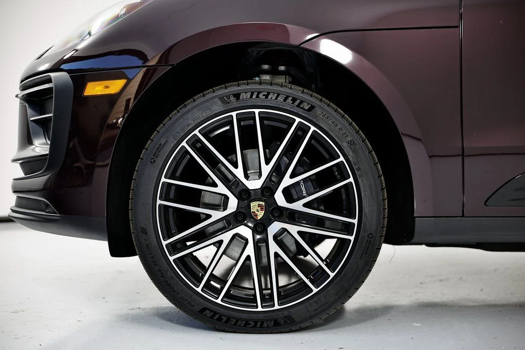 2026 Porsche Macan T - Photo 12