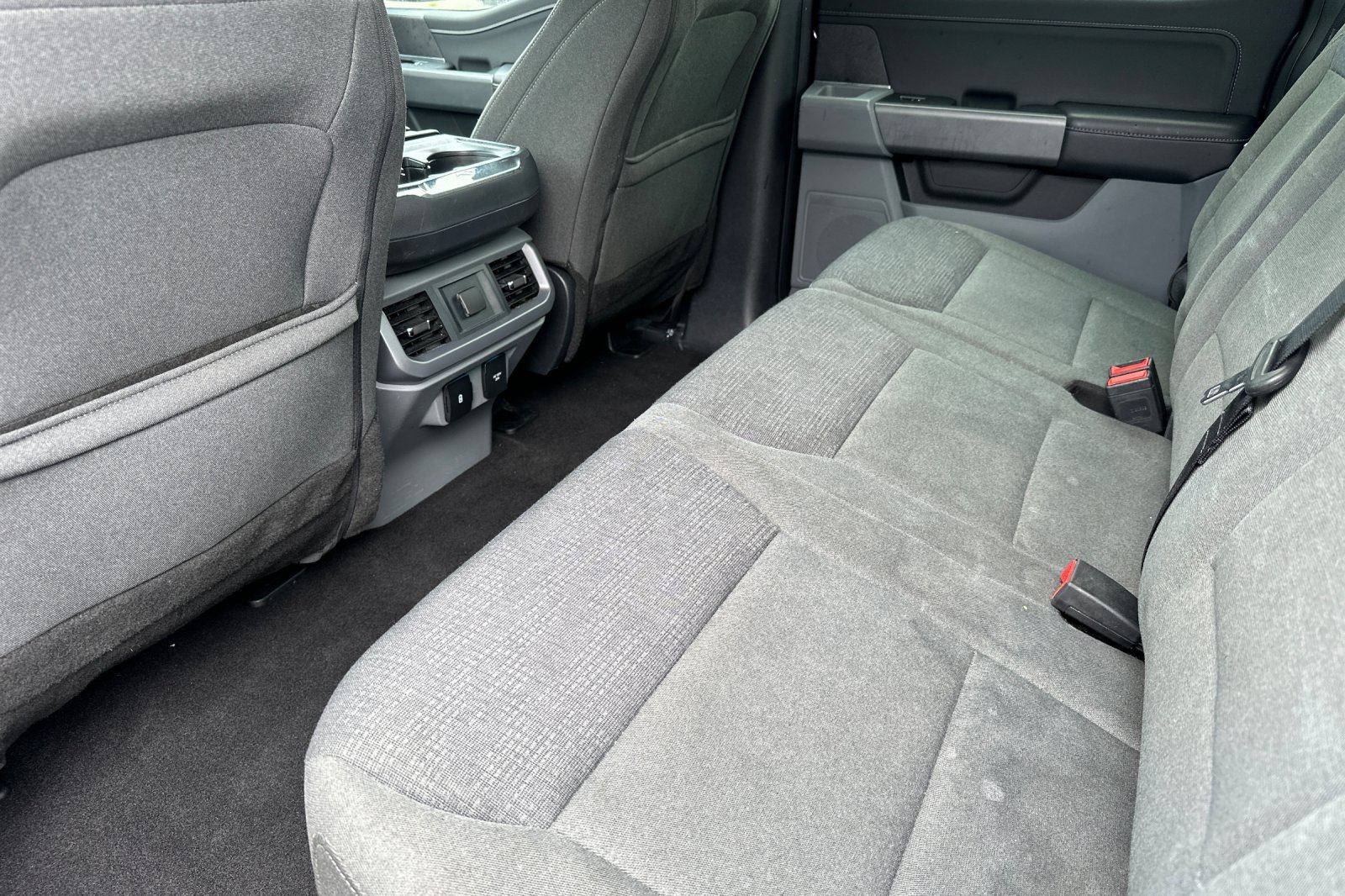 Used 2025 Agate Black Metallic Ford XLT image 6
