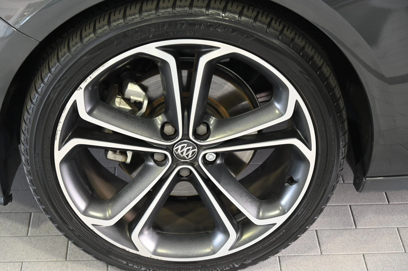 Used 2016 Graystone Metallic Buick Premium image 22