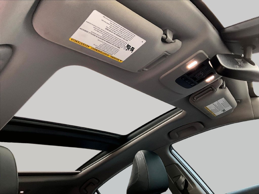 Used 2022 Ice Toyota XSE image 22