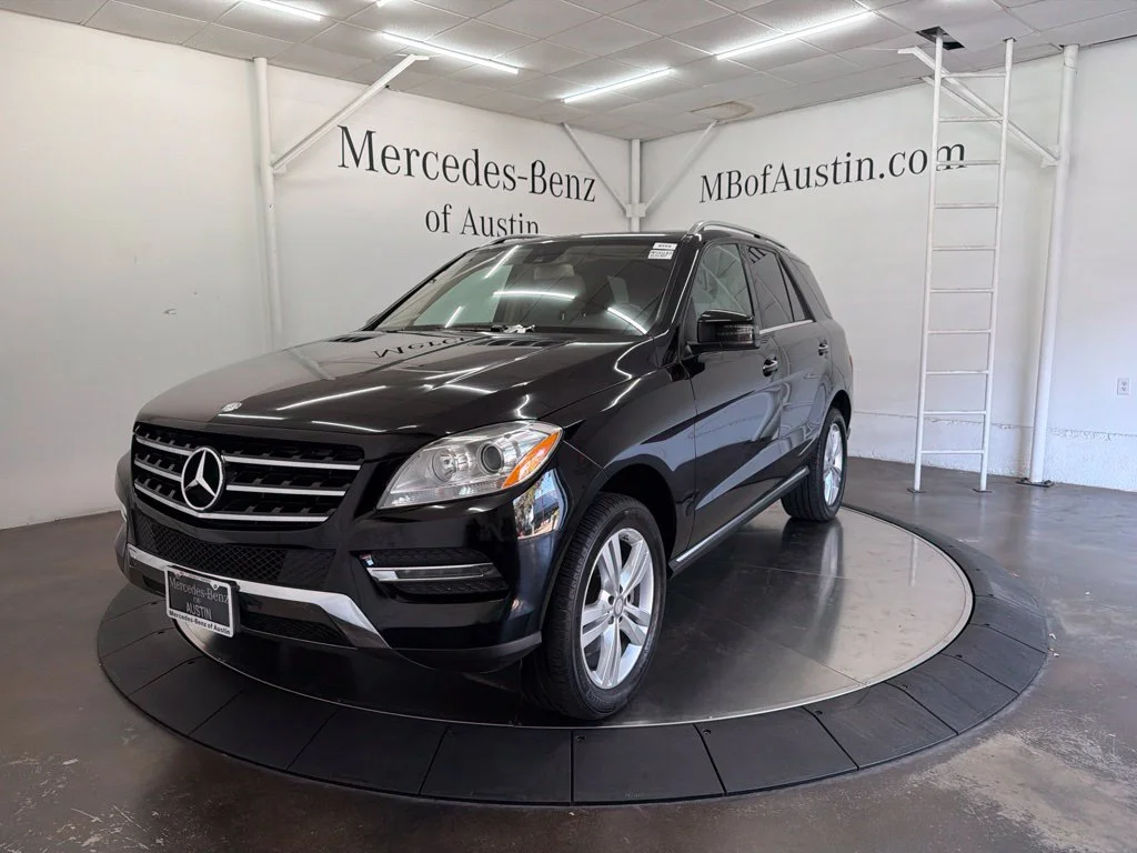 Used 2013 Black Mercedes-Benz ML 350 image 3