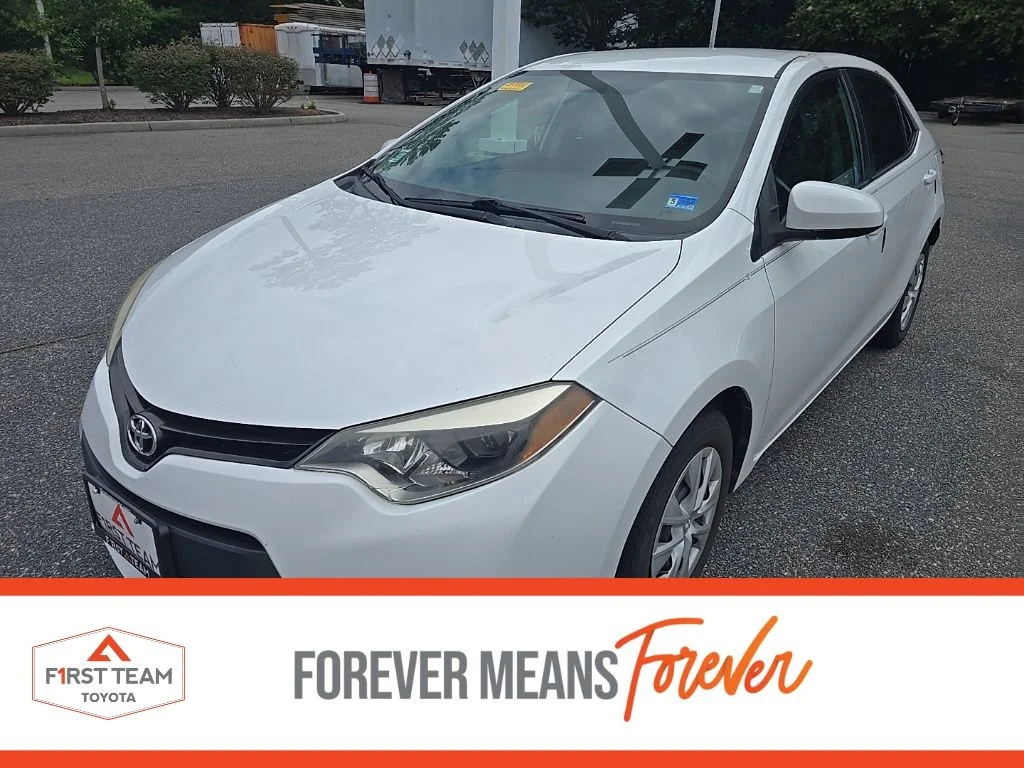 Used 2014 White Toyota L image 1