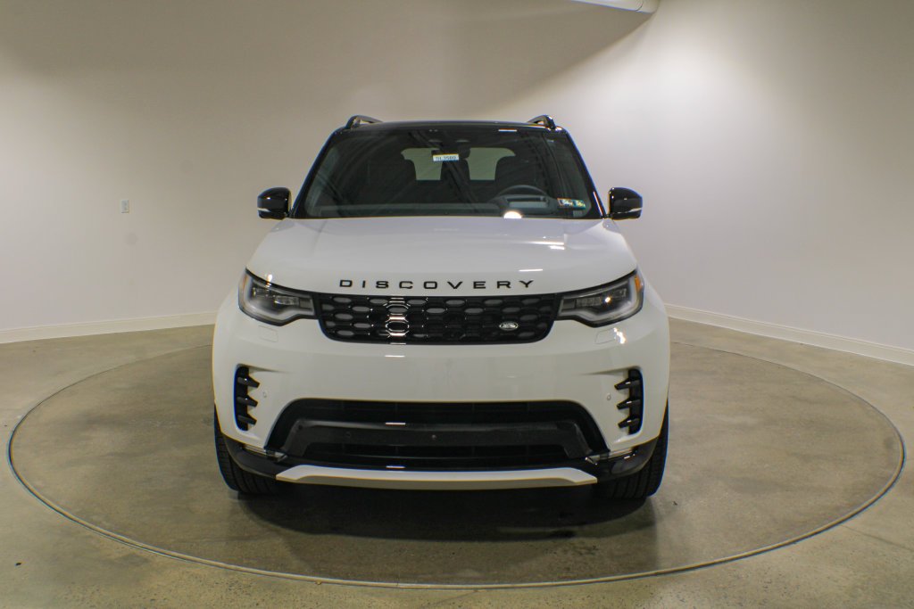 New 2026 Fuji White Land Rover Dynamic SE image 2