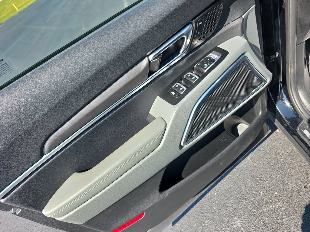 Used 2023 Black Kia SX-Prestige X-Pro image 13