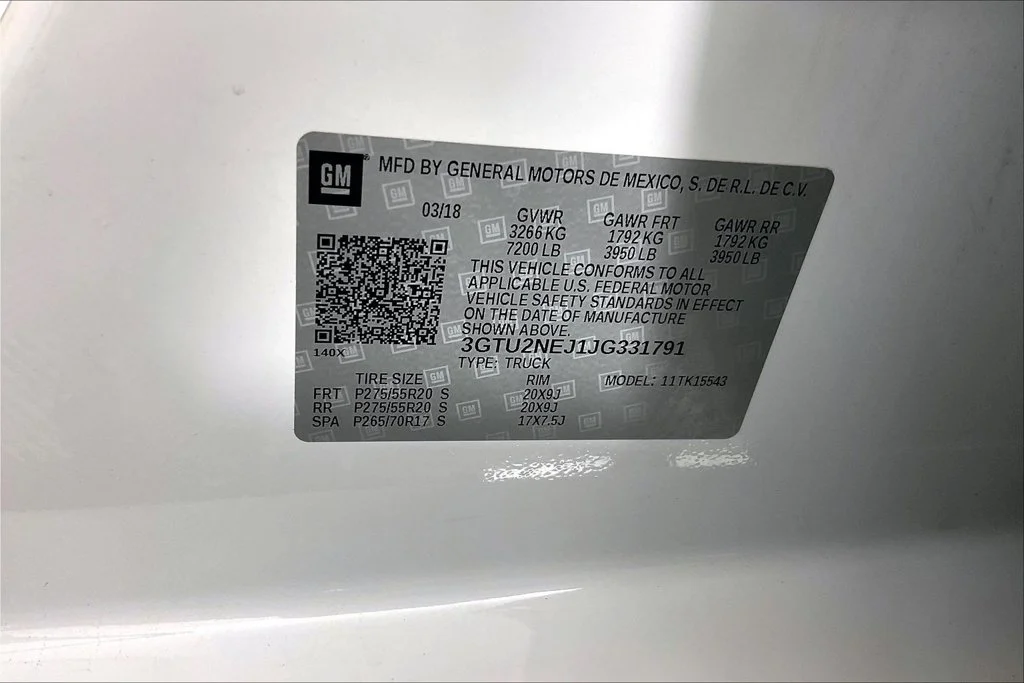 Certified Used 2018 White GMC SLT image 17