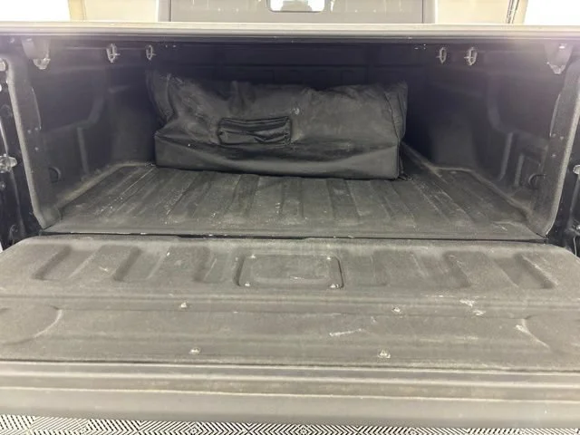 Used 2022 Black Jeep Altitude image 27