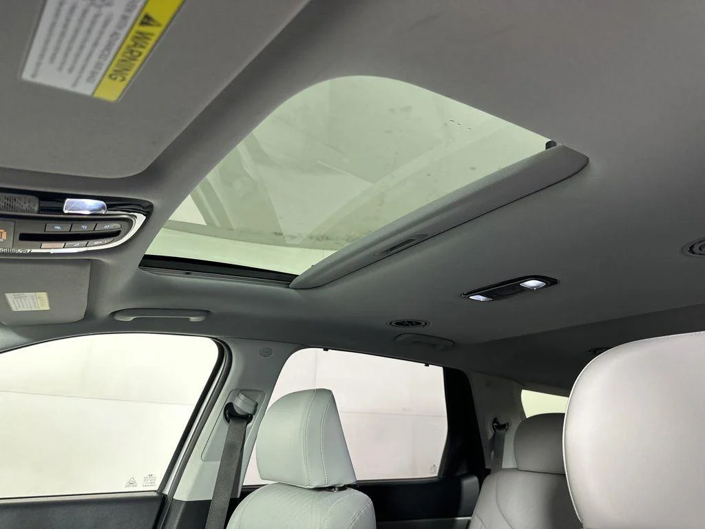 Used 2023 Silver Hyundai SEL image 30