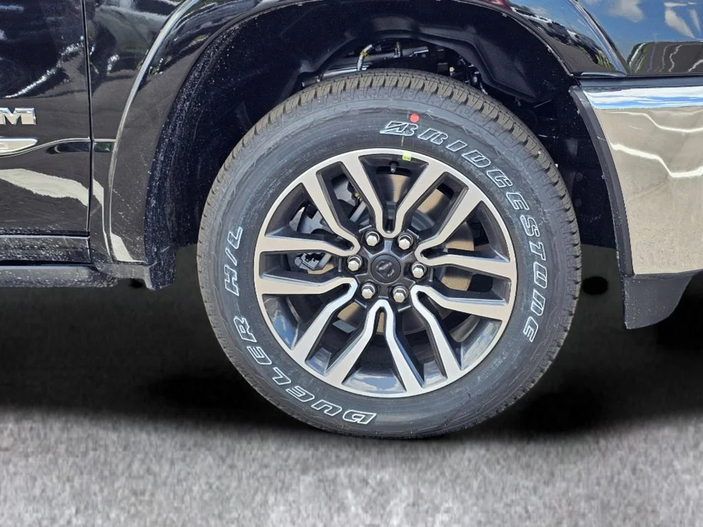 New 2026 Diamond Black Crystal Pearl-Coat Exterior Paint RAM Limited image 6